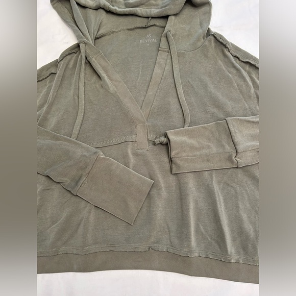 AS Revival green cropped v-neck hoodie, size small - Picture 4 of 6